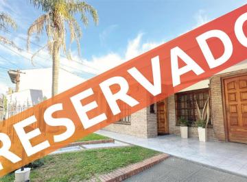 Casa · 180m² · 3 Ambientes · 2 Cocheras · Venta Casa 3 Ambientes Jardín Cochera Quincho