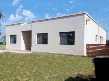 Casa · 160m² · 5 Ambientes · 1 Cochera · Casa Chalet en Venta en Nativas, Puertos, Escobar