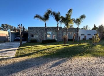 Casa · 465m² · 5 Ambientes · 6 Cocheras · Casa en Venta