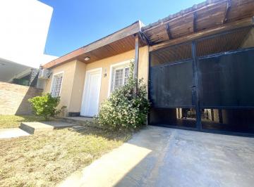 Casa · 75m² · 3 Ambientes · 1 Cochera · Casa en Pablo Podesta - Venta - Lote Propio