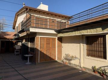 Casa de 7 ambientes, Ciudad de Mendoza · Casa y Departamento en Venta Sexta Seccion Apto Credito