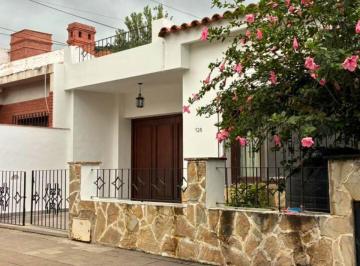 Casa · 180m² · Casa en Bo. Tres Cerritos