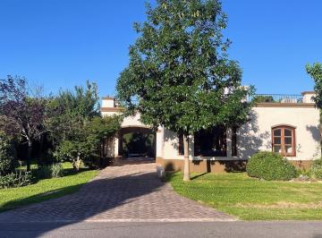 Casa · 163m² · 4 Ambientes · 6 Cocheras · Casa en Venta