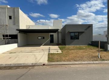 Casa · 95m² · 4 Ambientes · 2 Cocheras · Venta Casa Nobu Town Docta 3 Dorm.