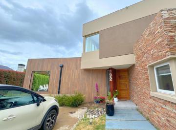 Casa · 180m² · 4 Ambientes · Casa 4 Ambientes con Piscina Climatizada - Alquiler de Marzo a Diciembre - Barrio Privado Rumenco