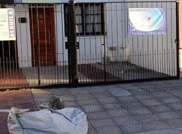 PH de 2 ambientes, Ituzaingó · Alquilo PH 2 Amb. Al Frentec/ Cochera/patio/fondo