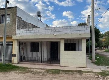 Casa · 85m² · 5 Ambientes · 1 Cochera · Venta Casa B° Nicolas Avellaneda 1 Dormitorio