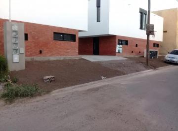 Casa de 5 ambientes, La Calera · Alquiler Duplex Frente a La Estanzuela en La Calera 2 Dorm.