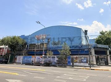 Local comercial · 688m² · Local en Alquiler 688 m² en Importante Esquina
