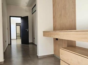 Casa · 220m² · 3 Ambientes · 1 Cochera · Casa en Las Cañitas Barrio Privado