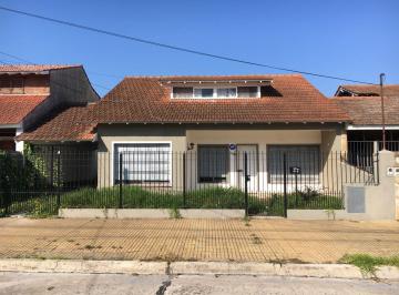 Casa de 3 ambientes, Esteban Echeverría · Casa de 3 Ambientes en Luis Guillon con Cochera y Fondo
