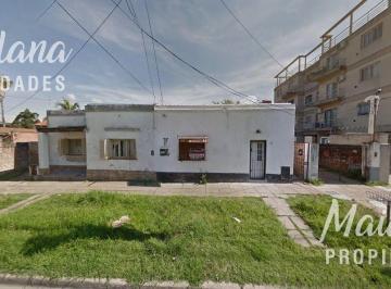 Terreno · 250m² · 9 Ambientes · 1 Cochera · Excelente Inversión! Lote con Mejoras en Venta