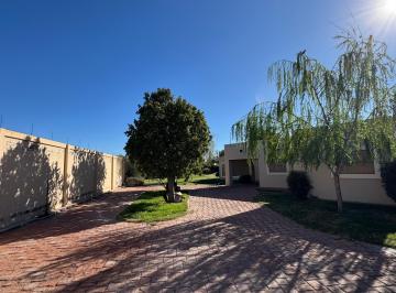Casa de 5 ambientes, San Martín · Casa en Venta Sobre Calle Tomas Thomas, 3500 m² Terreno 500 m² Cubiertos