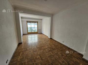 Departamento · 160m² · 5 Ambientes · 1 Cochera · Excelente Departamento de 5 Ambientes con Depndencias de Servicio y Cochera