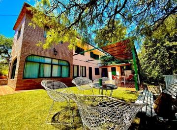 Casa · 180m² · 5 Dormitorios · 1 Cochera · Venta Casa Carlos Paz Oportunidad