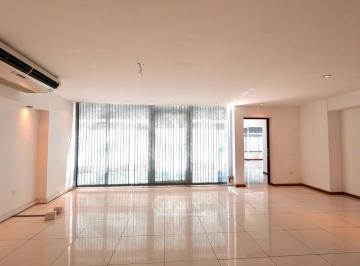 Oficina comercial · 140m² · 4 Ambientes · Oficinas en Venta en Barrio Centro