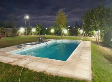 Quinta vacacional · 60m² · 1 Ambiente · Greenwood Inmobiliaria Vende Quincho con Pileta en Venta