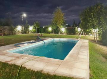 Quinta vacacional · 60m² · 1 Ambiente · Greenwood Inmobiliaria Vende Quincho con Pileta en Venta