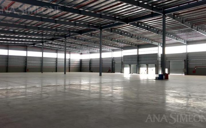 Bodega-Galpón · 2068m²