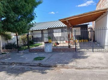 Casa · 85m² · 5 Ambientes · 1 Cochera · Century 21 Vende Casa en Villa Regina