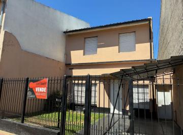 Casa de 3 ambientes, Avellaneda · Venta Casa con Cochera en Piñeyro