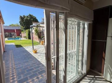 Casa de 4 ambientes, Lomas de Zamora · Casa con 433 m² de Terreno y 3 Dorm. en Venta en Temperley, Zona Residencial