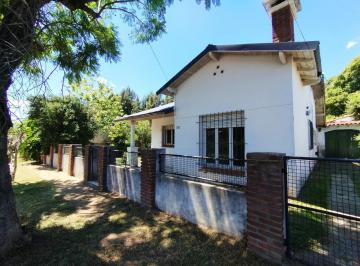 Casa · 159m² · 3 Ambientes · 4 Cocheras · Casa 3 Ambientes en Venta en Benavidez Tigre con Jardin Galeria y Parrilla Apto Credito