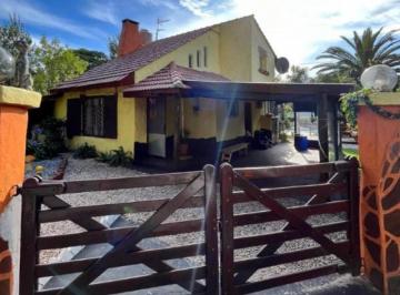 Casa · 180m² · 4 Ambientes · Casa en Venta - 3 Dorm. 2 Baños - Mar del Plata