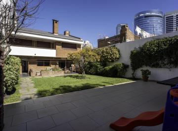 Casa · 350m² · 7 Ambientes · 3 Cocheras · Casa con Jardin en Pocitos, Puerto del Buceo en Montevideo, Uruguay