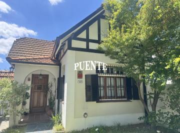 Casa · 220m² · 5 Ambientes · 3 Cocheras · Casa en Banfield Oeste
