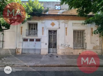 Casa · 170m² · 7 Ambientes · 1 Cochera · Casa 5 Dorm. con Potencial de Reciclaje - Marcos Paz 3500 - Echesortu Rosario | Venta