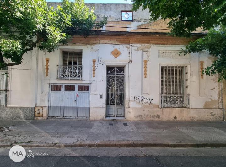 Casa · 170m² · 7 Ambientes · 1 Cochera
