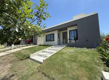 Casa · 150m² · 4 Ambientes · 2 Cocheras · Casa 2 Dorm en Una Planta a Estrenar - Tejas 4