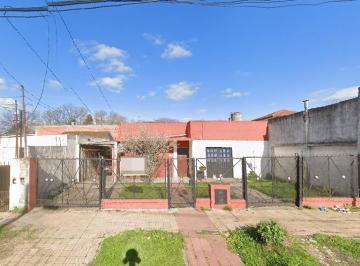 Casa de 3 ambientes, Almirante Brown · Casa con Departamento Interno en Venta