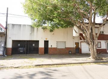 Casa · 160m² · 6 Ambientes · 1 Cochera · Venta Casa Dos Dorm. - a Reciclar. Barrio Cinco Esquinas.