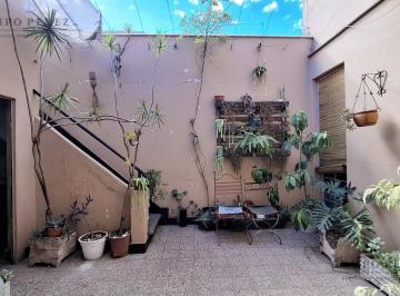 PH · 100m² · 4 Ambientes · PH 220 m² en Barracas con Balcón, Patio y Terraza Venta