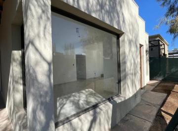 Casa · 140m² · 5 Ambientes · 2 Cocheras · Openhouse Vende Casa en Bº Lar de Drummond