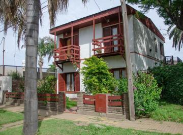 Casa · 6 Ambientes · Casa en Venta, 5 Dorm. en Villa Ramallo, Oportunidad, con Balcón