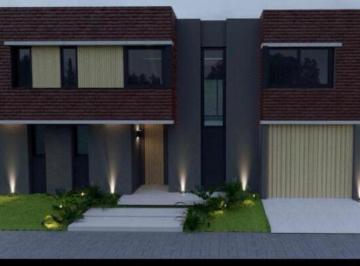 Casa · 240m² · 5 Ambientes · 2 Cocheras · Casa en Venta a Terminar en Santa Monica - Mar del Plata