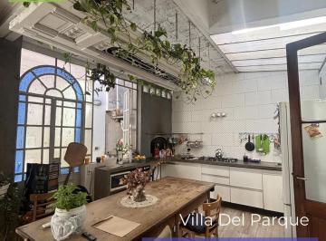 Casa · 151m² · 5 Ambientes · 1 Cochera · Casa en Villa del Parque