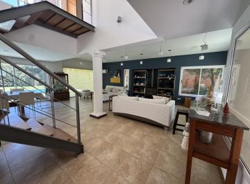 Casa · 230m² · 6 Ambientes · 4 Cocheras · Casa en Los Cardales