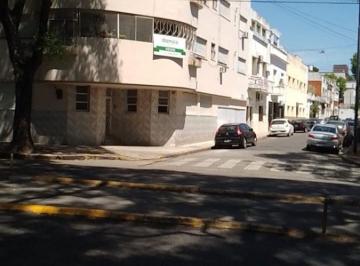 Departamento de 3 ambientes, Parque Patricios · 3 Ambientes con Garage (Privado) 50 m / Luminoso