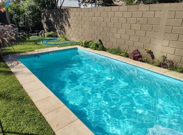 Casa · 140m² · 5 Ambientes · 3 Cocheras · Oportunidad! Casa en Villa Ballester 5 Amb con Pileta y Gran Jardín!
