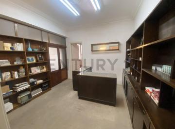 Departamento · 66m² · 4 Ambientes · Venta Apartamento Centro 2 Dorm.