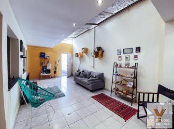 PH · 140m² · 4 Ambientes · PH en Venta - 3 Dorm. 2 Baños - Patio - 140 m² - La Plata