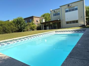 Casa · 170m² · 4 Ambientes · 3 Cocheras · Casa 5 Ambientes Apto Credito