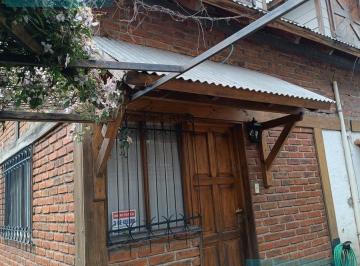 Casa · 131m² · 7 Ambientes · 3 Cocheras · Casa Ubicada en El Barrio Vega Maipú