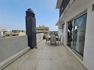 Balcón terraza exclusiva. Vista Sureste · Venta de Departamento 2 Dorm. en Güemes / Obervatorio
