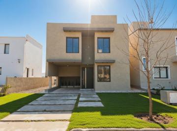 Casa · 200m² · 5 Ambientes · 2 Cocheras · Casa en Venta en Tejas 4. Zona Alta