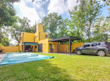 Casa · 139m² · 5 Ambientes · 1 Cochera · Propiedad Venta Garita 19 Funes